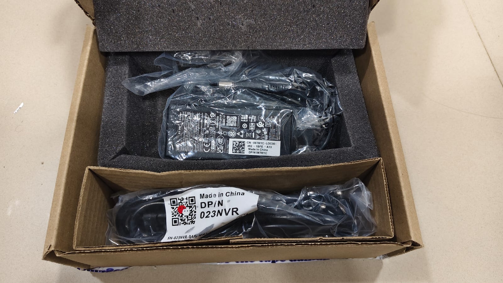 Dell Laptop Adapter Charger 65w 19.5V-- MPN: 6TM1C - Image 3