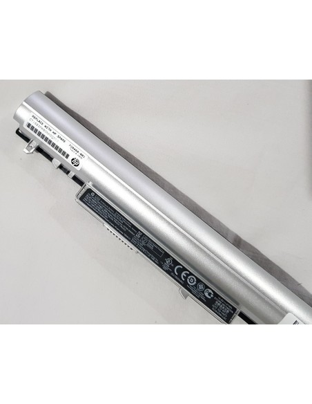 HP TPN-Q132 - 4 Cell LA04 HP original Laptop Notebook Battery--MPN: LA04 - Image 3